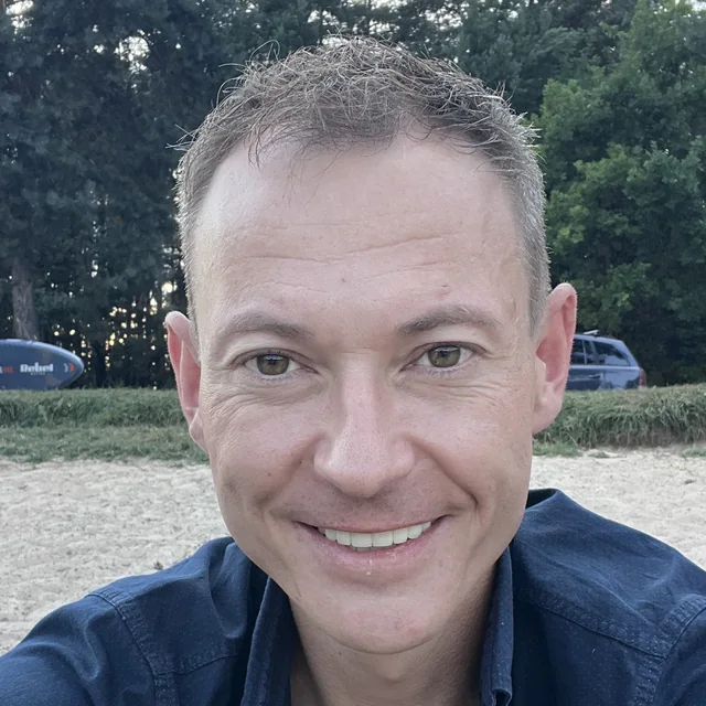 Łukasz, elektryk, autor kanału Bardzo Łatwo